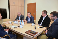 Czy powstanie fotowoltaiczne okno? Spotkanie prorektora PRz